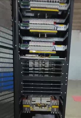 -48Vdc 1000A Sistem Daya Telekomunikasi Besar Pembangkit Listrik Besar 240Vac 2L+N+PE Dengan Flatpack2 48/3000 SHE 241119.106