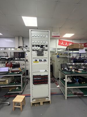 Inverter Modular Efisiensi Tinggi Input 230VAC/3x400VAC Output Hingga 90kVA untuk Industri