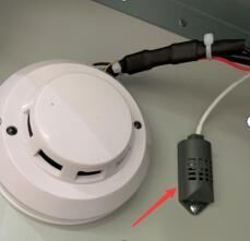 Baja Galvanis yang dibuat khusus, Tebal 1,5mm, 14U Kandang Kabinet Luar Ruangan Dengan AC 1500W Untuk Penyimpanan Baterai Stasiun Telekomunikasi