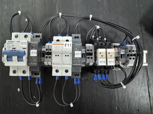 CE+T Bravo 25 1 Fase 110Vdc hingga 230Vac 6KVA DC hingga AC Inverter System P/N S62AD5E0204SN000K001