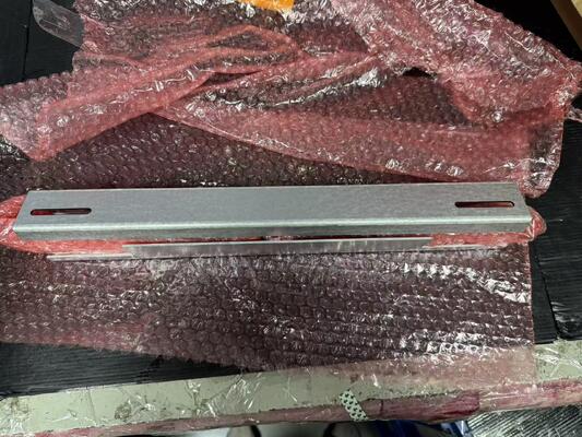 CE+T Bravo 25 1 Fase 110Vdc hingga 230Vac 6KVA DC hingga AC Inverter System P/N S62AD5E0204SN000K001